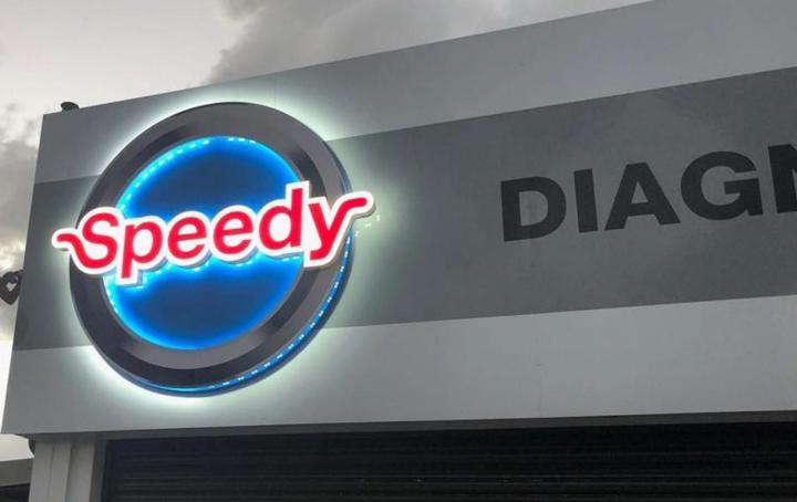 Créateur d'enseignes lumineuses Martinique