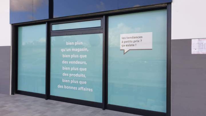 Réalisation de vitrophanie Martinique